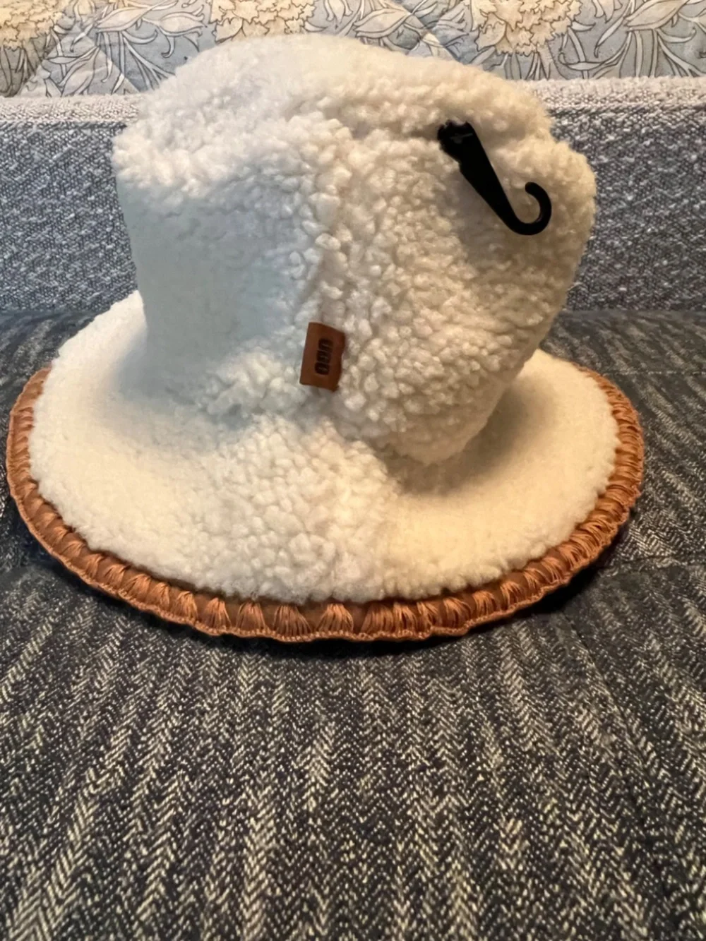 NWT - Uggfluff Scallped Hat - Nimbus - S/M